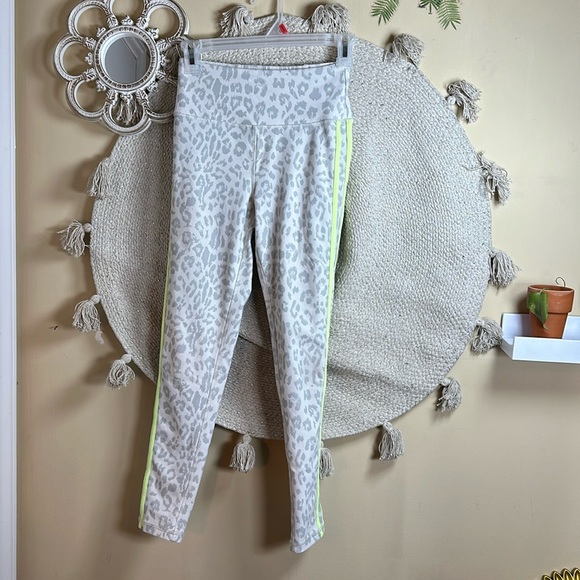 Cheetah print leggings - Picture 1 of 7